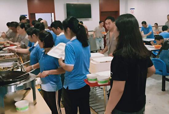 食堂承包公司不榨取員工伙食費(fèi)靠什么賺錢？